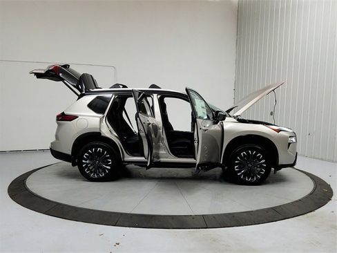 New 2026 Nissan Rogue Platinum image 16