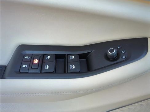 New 2026 Jeep Grand Cherokee Limited RWD image 17