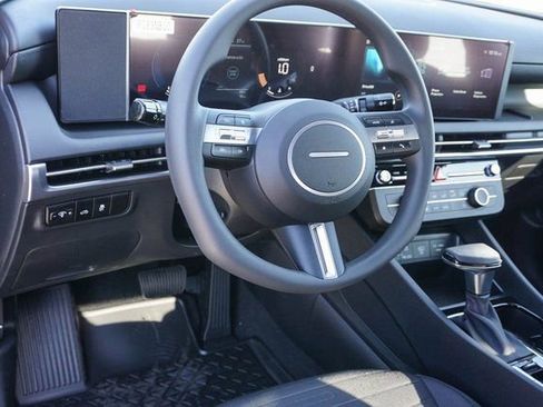 New 2026 Hyundai Santa Cruz SE FWD image 9
