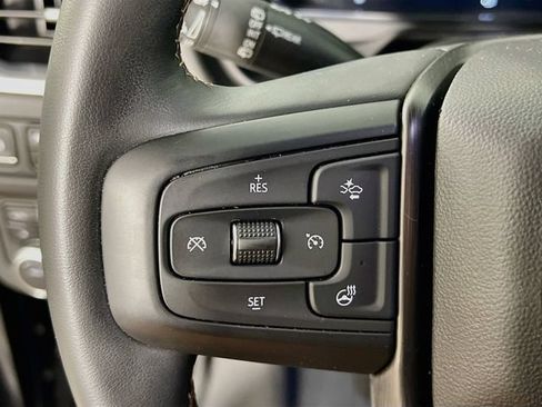 Used 2023 GMC Yukon AT4 w/ AT4 Premium Package AWD/4WD image 13