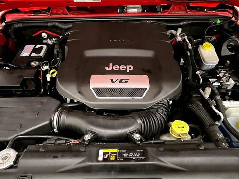 Used 2018 Jeep Wrangler Unlimited Sport S image 31