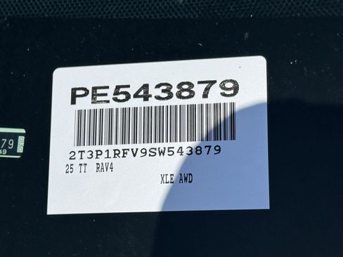Used 2025 Toyota RAV4 XLE AWD/4WD image 14