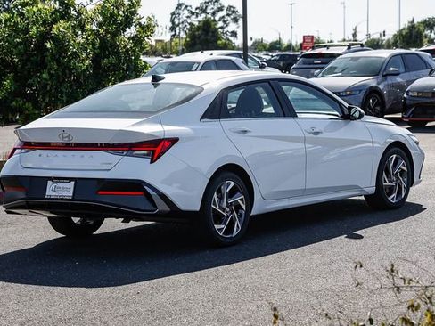 New 2026 Hyundai Elantra Limited FWD image 5