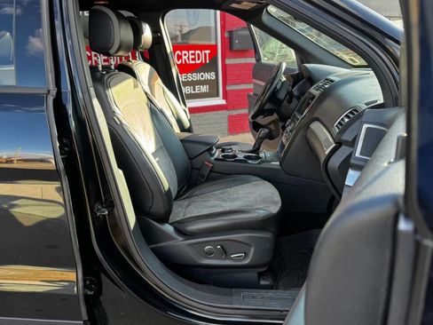 Used 2017 Ford Explorer XLT w/ Equipment Group 202A image 14