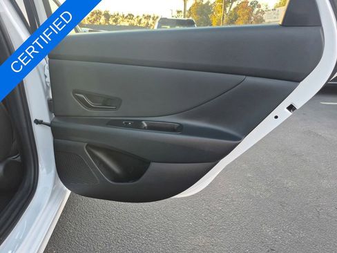 Used 2025 Hyundai Elantra SEL image 30