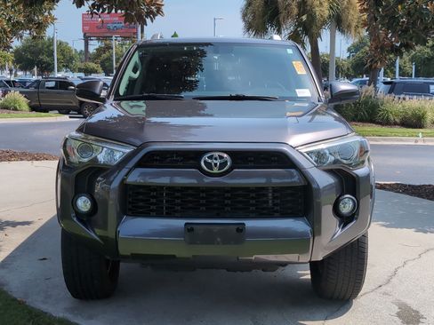 Used 2015 Toyota 4Runner SR5 AWD/4WD image 3