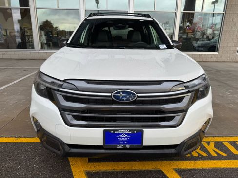 Used 2025 Subaru Forester Limited image 2