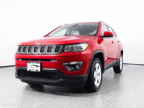 Used 2020 Jeep Compass Latitude AWD/4WD image 3