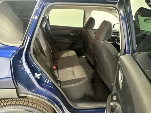 Used 2025 Nissan Rogue SV AWD/4WD image 23