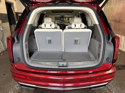 Used 2023 Cadillac XT6 Premium Luxury w/ LPO, Floor Liner Package AWD/4WD image 26