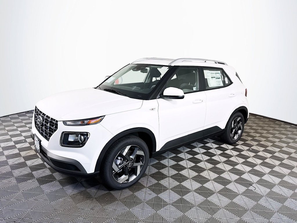 Used 2025 Hyundai Venue SEL FWD image 2