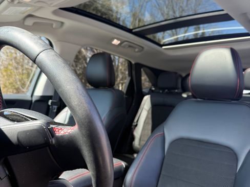 Used 2022 Ford Escape SEL w/ SEL Stealth AWD Package image 18