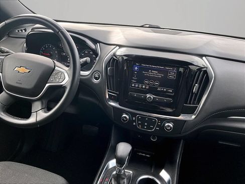 Used 2023 Chevrolet Traverse LT FWD image 7