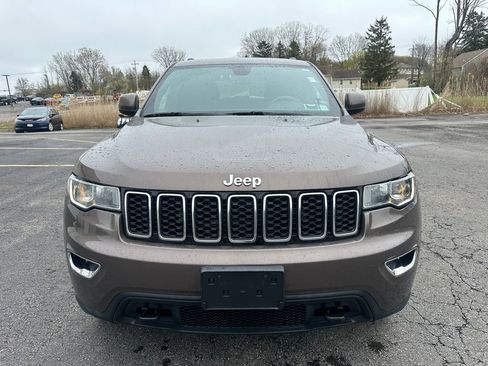 Used 2018 Jeep Grand Cherokee Laredo image 12