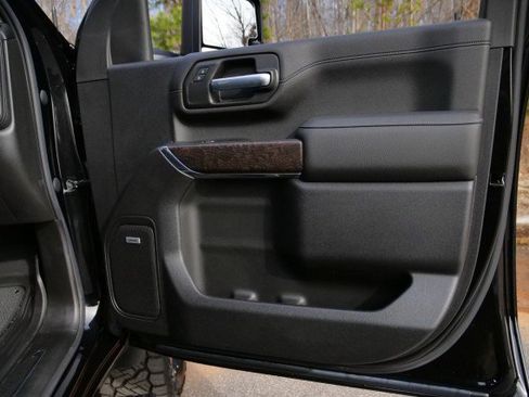 Used 2023 GMC Sierra 2500 Denali w/ Denali Black Diamond Edition image 51