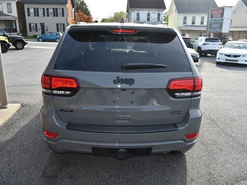 Used 2022 Jeep Grand Cherokee Laredo X AWD/4WD image 5