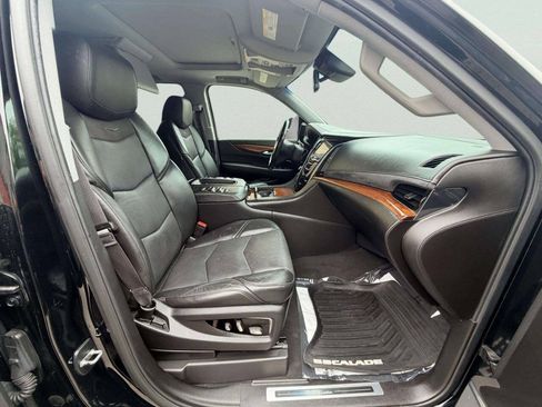 Used 2015 Cadillac Escalade ESV Premium AWD/4WD image 36
