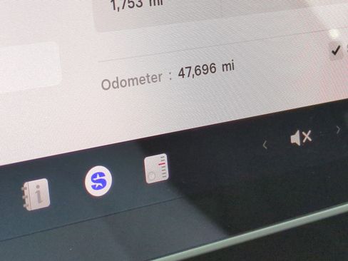 Used 2021 Tesla Model Y 2WD image 23