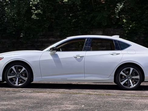 Used 2025 Acura TLX w/ Technology Package FWD image 9
