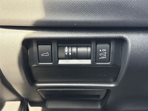 Used 2025 Subaru Forester Limited w/ Popular Package #2 AWD/4WD image 16
