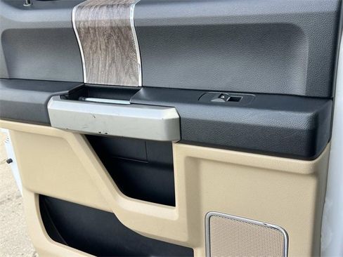 Used 2017 Ford F250 Lariat w/ Lariat Ultimate Package image 19