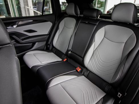New 2026 Volkswagen Tiguan SE R-Line FWD image 30