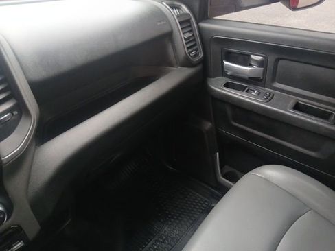 Used 2019 RAM 3500 Tradesman w/ Chrome Appearance Group image 44