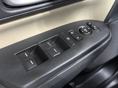 Used 2018 Honda CR-V LX image 26