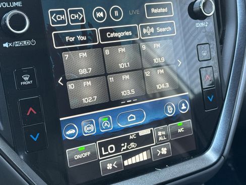 Certified 2025 Subaru Crosstrek 2.5i Limited w/ Crosstrek Mirror Package image 23