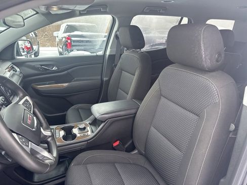 Used 2023 GMC Acadia SLE w/ Driver Convenience Package image 11