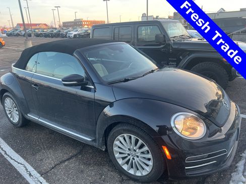 Used 2019 Volkswagen Beetle 2.0T SE image 2