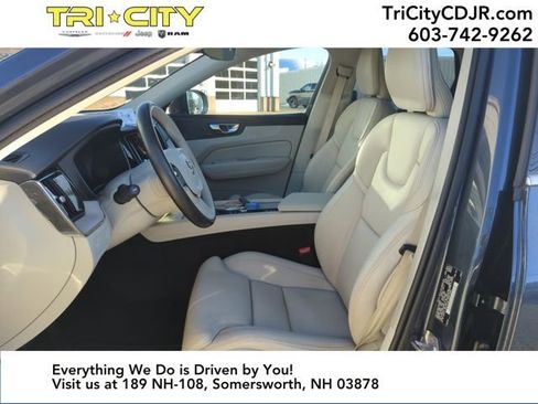 Used 2021 Volvo XC60 T6 Inscription w/ Climate Package image 11