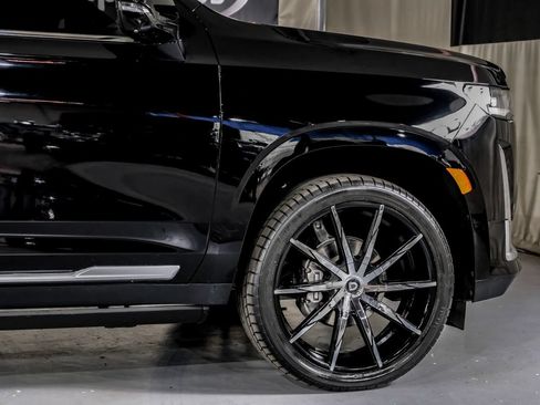 Used 2021 Cadillac Escalade Luxury RWD image 7