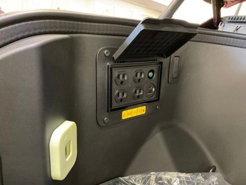 New 2023 Ford F150 Lightning Platinum image 6