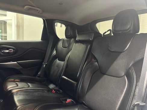 Used 2021 Jeep Cherokee Latitude Lux AWD/4WD image 18