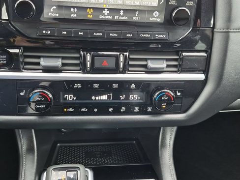 Used 2025 Nissan Pathfinder SL AWD/4WD image 21