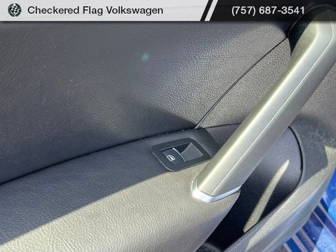 Used 2017 Volkswagen Passat 1.8T SEL Premium FWD image 27