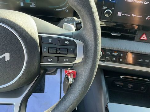 Certified 2025 Kia Sportage LX image 18