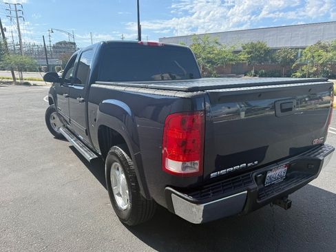 Used 2007 GMC Sierra 1500 SLE w/ SLE2 Preferred Package RWD image 9