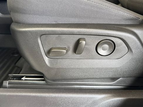 Used 2024 Chevrolet Silverado 2500 LT w/ Convenience Package image 18