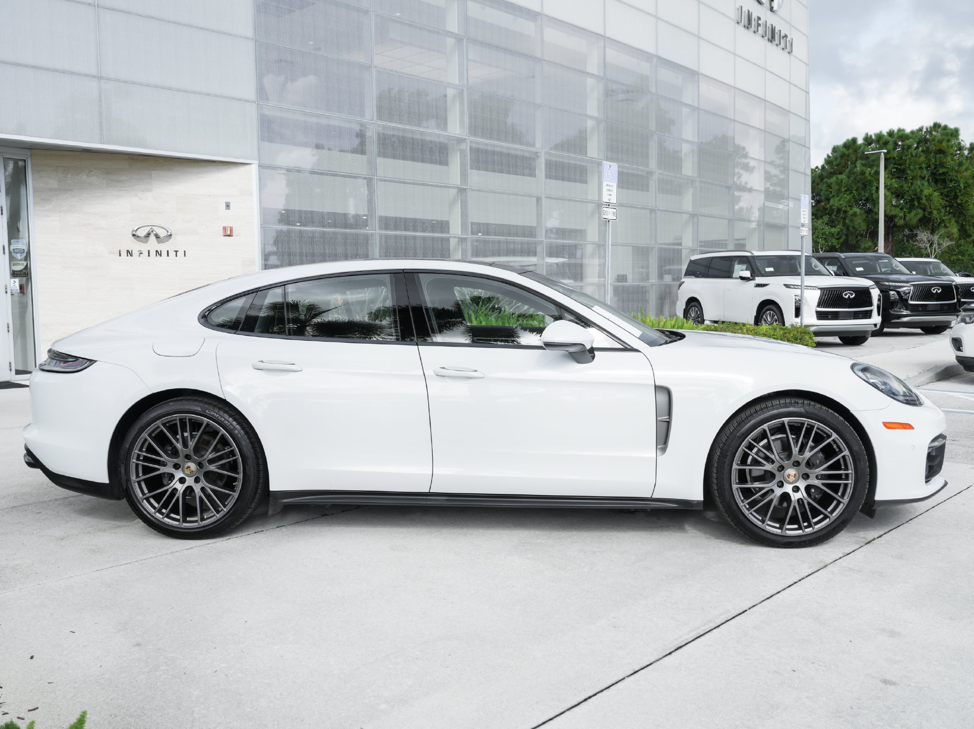 Used 2023 Porsche Panamera Platinum Edition RWD image 11