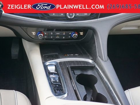 Used 2023 Buick Enclave Avenir w/ Avenir Technology Package AWD/4WD image 18