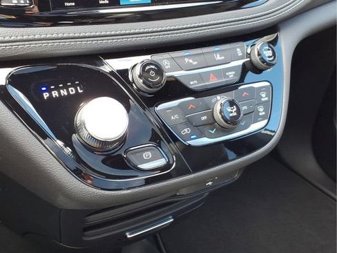 New 2026 Chrysler Pacifica Select AWD/4WD image 22