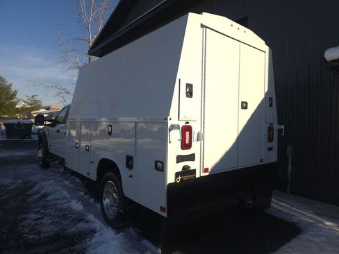 Used 2022 Ford F550 4x4 Crew Cab Super Duty w/ Power Equipment Group image 3