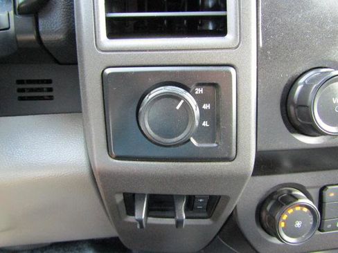 Used 2022 Ford F250 XL w/ Power Equipment Group image 18