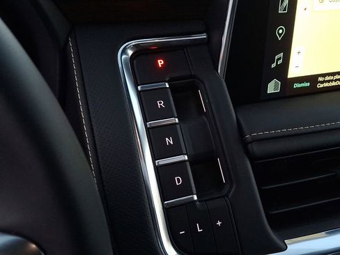 Used 2024 Chevrolet Suburban Premier w/ Premium Package image 16