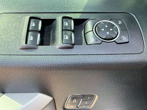 Used 2019 Ford F150 Lariat w/ Equipment Group 502A Luxury image 11