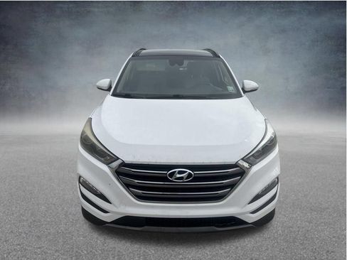 Used 2016 Hyundai Tucson Limited w/ Option Group 03 FWD image 4