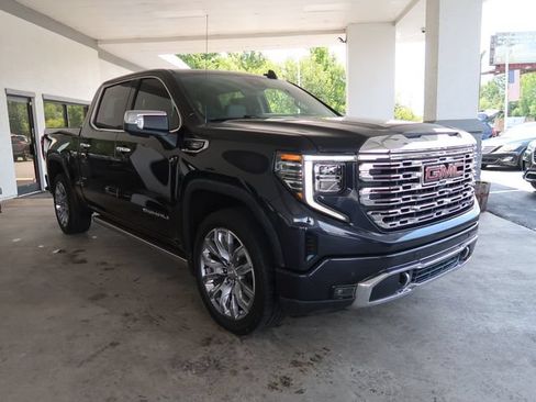 Used 2023 GMC Sierra 1500 Denali w/ Denali Reserve Package AWD/4WD image 3