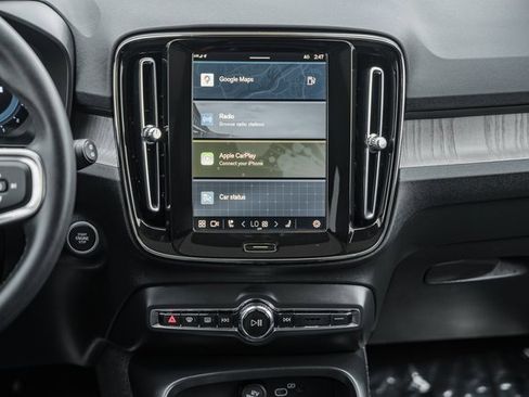 Used 2024 Volvo XC40 B5 Plus w/ Protection Package Premier image 22